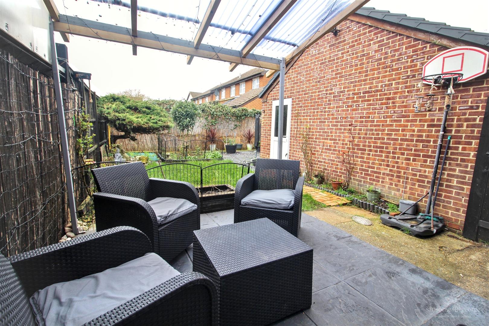 Pemberton Gardens, Calcot, Reading